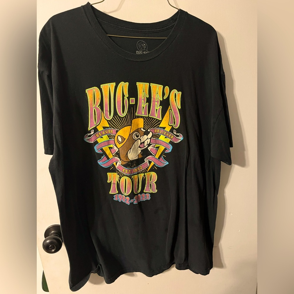 Vintage Style Buc-ees T-shirt
